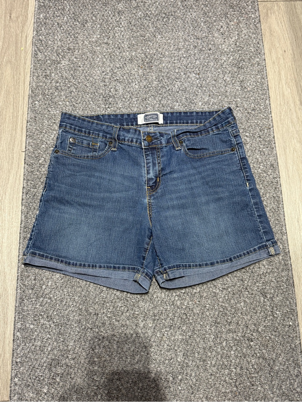 Signature by Levi Strauss Women's Medium Blue Denim Shorts, Size 8